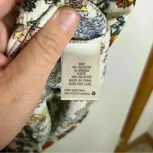 The General Good Shirt Women XL Cream With Floral Multicolor Short Sleeve NWOT - Picture 4 of 7